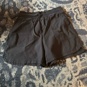 Athleta Farallon Midi Short